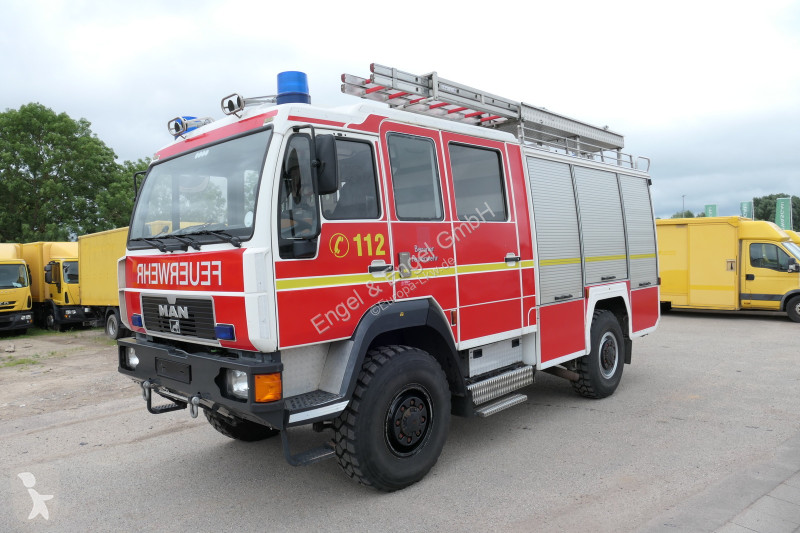 شاحنة MAN 10.224 DoKa LHF 16/12 4x4 Wassertank...