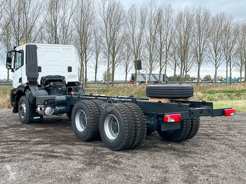 شاحنة Iveco AD380T43H-4500 AT Chassis Cabin (9...