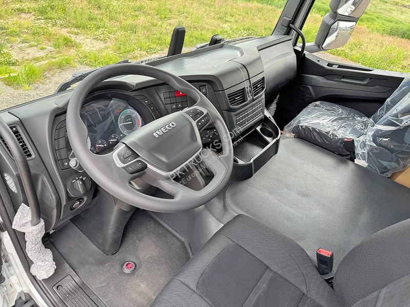 شاحنة Iveco AD190T43WH-4500 AT Chassis Cabin (8...