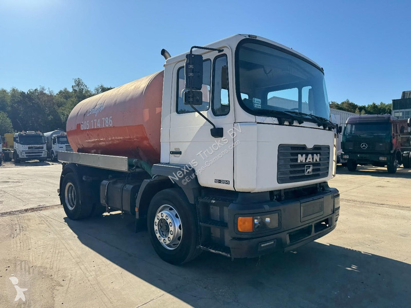 شاحنة MAN (10.000 L / MANUAL GEARBOX / BOITE...