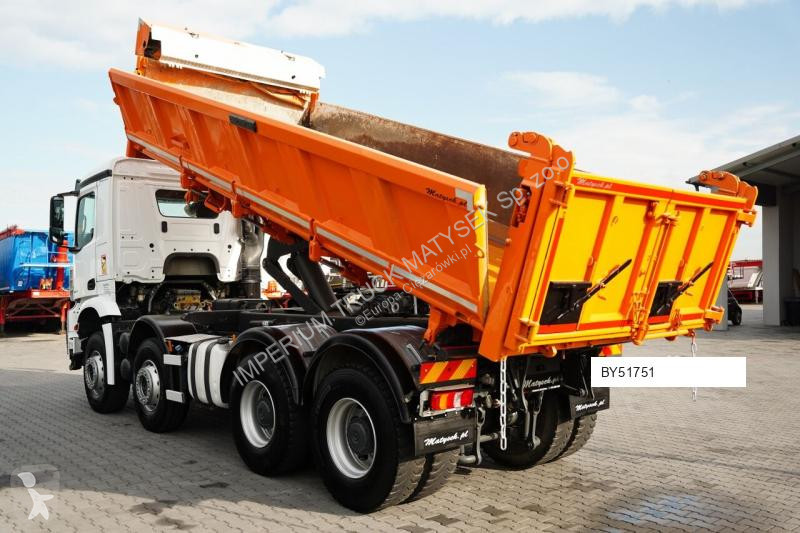 شاحنة Mercedes AROCS 3243