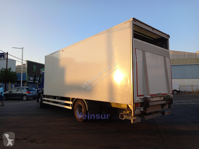 شاحنة Volvo 18 250
