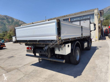 شاحنة قلابة ذات تفريغ خلفي وجانبي Iveco