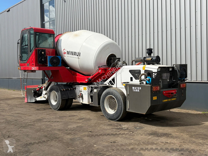 شاحنة  4M3 Self Loading Concrete Mixer 4x4