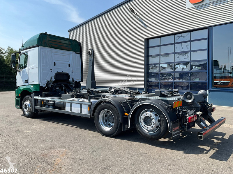 Vrachtwagen Mercedes 2543 20 Ton haakarmsysteem