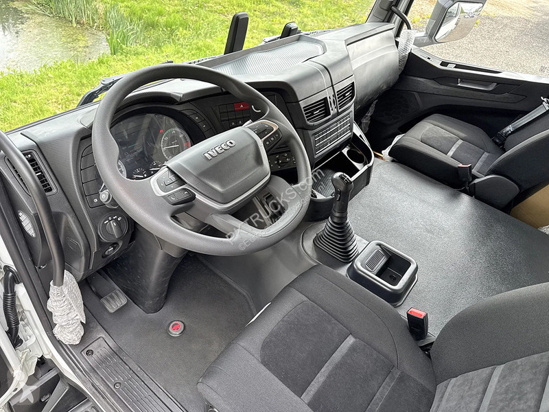 Lastbil Iveco AD380T47WH-3800 Chassis Cabin (13...
