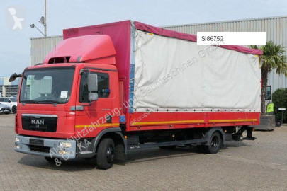 MAN tautliner truck
