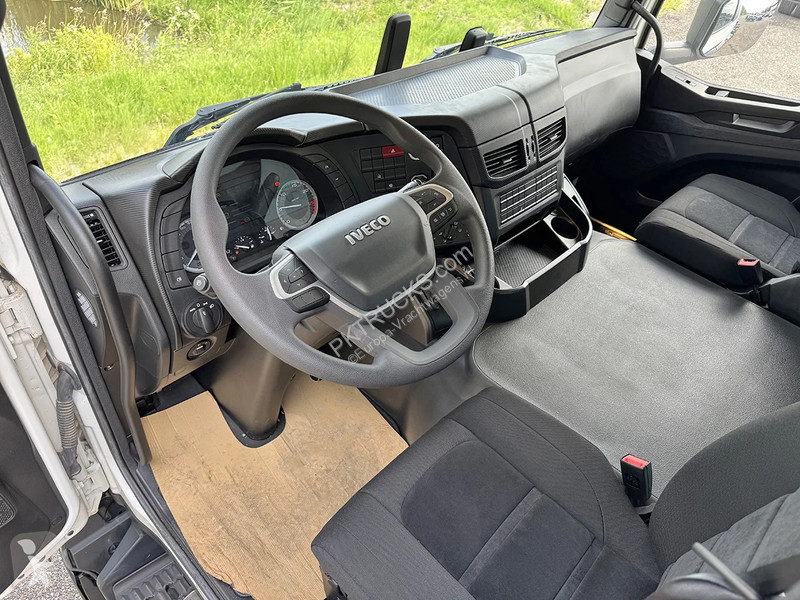 شاحنة Iveco AD380T43H-3800 AT Chassis Cabin (3...