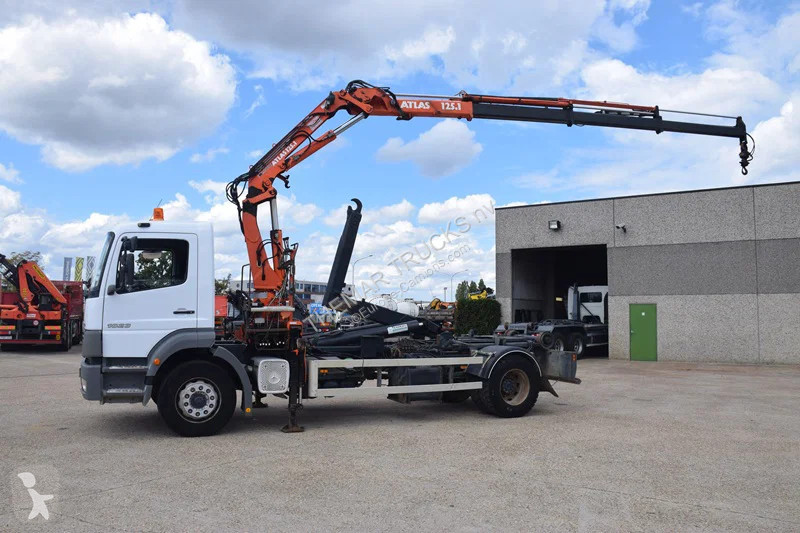 شاحنة Mercedes 1823