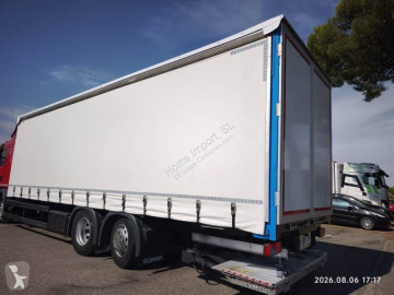 شاحنة مغطاة Scania