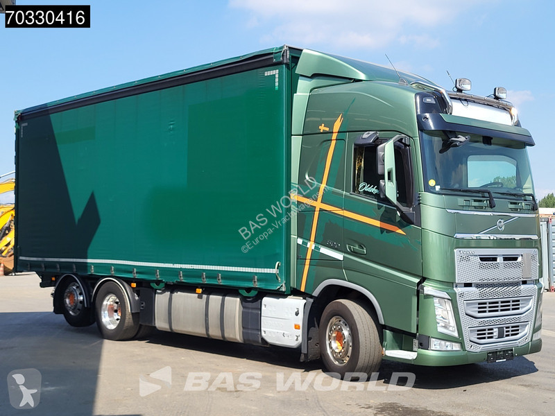 شاحنة Volvo 500  6X2 Curtainsider Forklift...