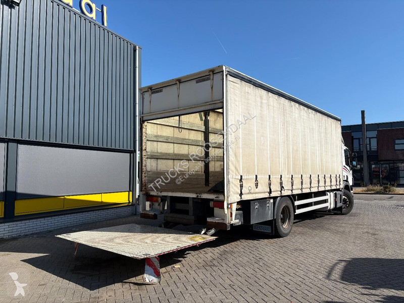شاحنة Scania P230 + 3 PEDAS + 19t + OADIFT 1500 KG