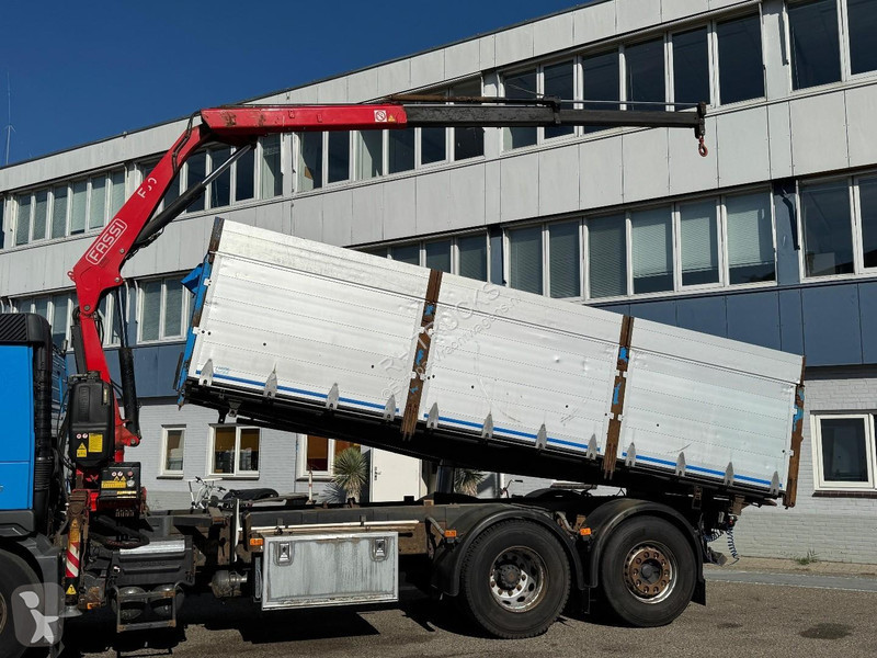 شاحنة Volvo 330 6X2 EURO 5  KIPPER + FASSI...