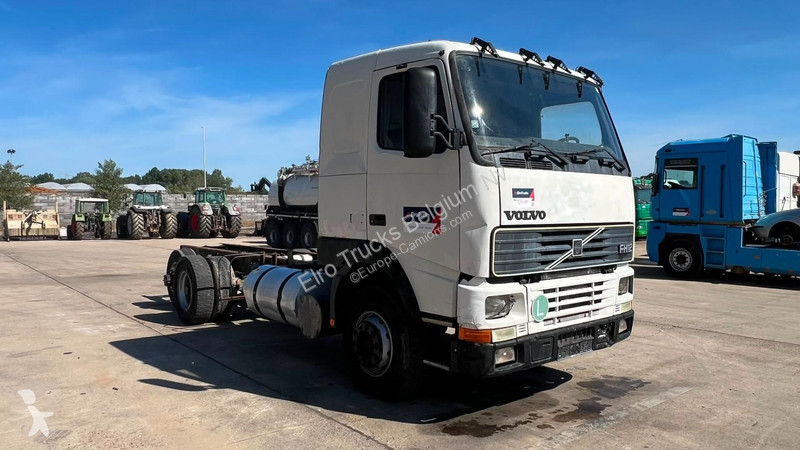شاحنة Volvo 12380 (LAMES / STEEL SUSP. / BOITE...