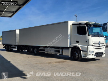 شاحنة عربة مقفلة Mercedes