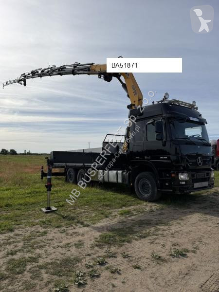 شاحنة Mercedes 3332