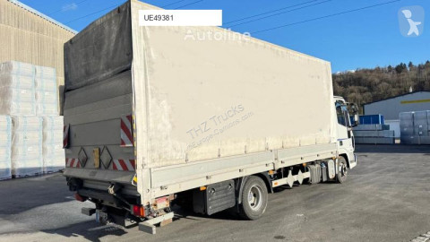 Iveco tautliner truck