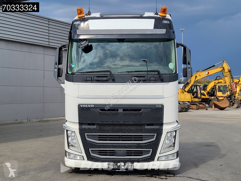 شاحنة Volvo 460  6X2 chassis Full Air...