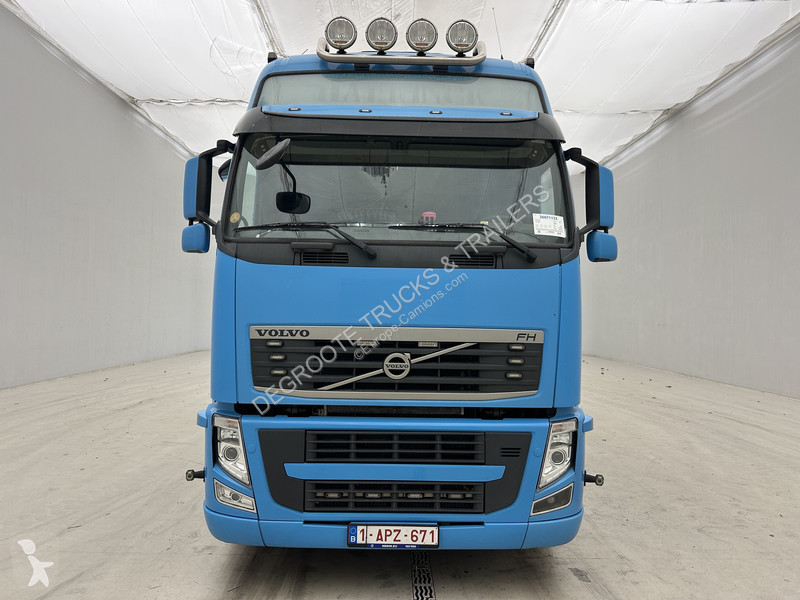 Грузовик Volvo 420 - 6x2