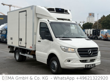 شاحنة برّاد Mercedes