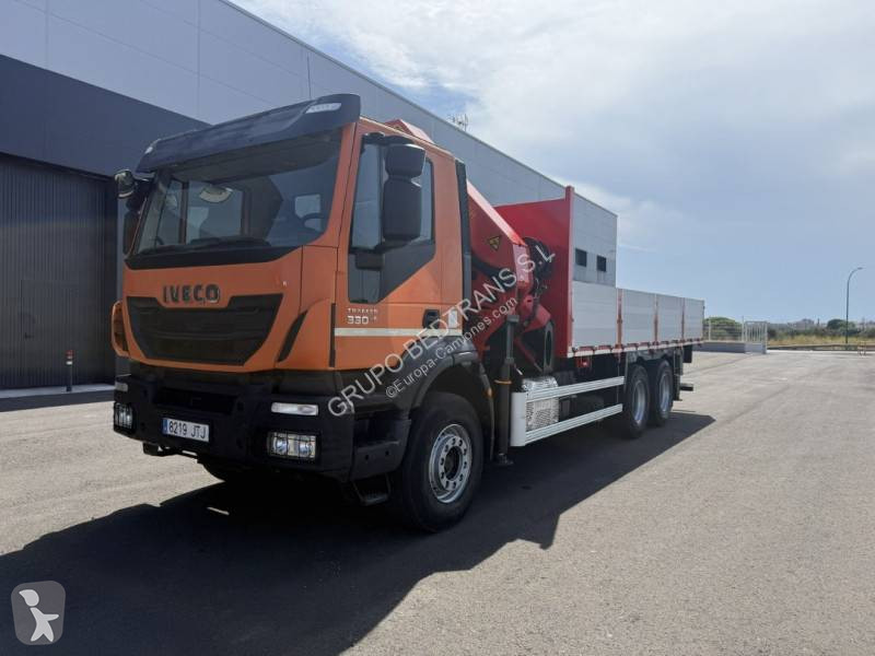 شاحنة Iveco Con pluma