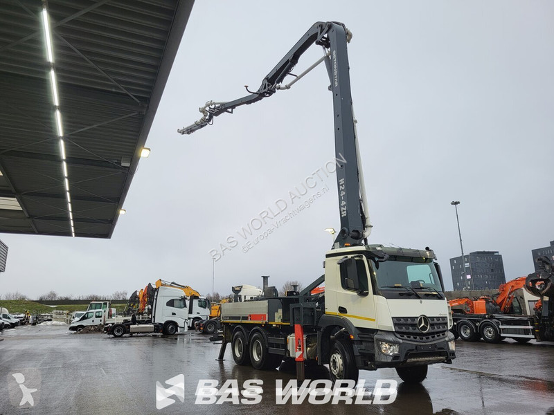 Грузовик Mercedes 2636