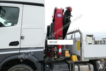 Camion platformă Mercedes