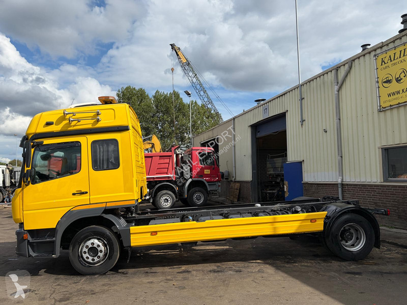 Camion Mercedes Chassis Cabine - Sleeping Cab -...