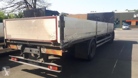 Camion plateau standard Volvo