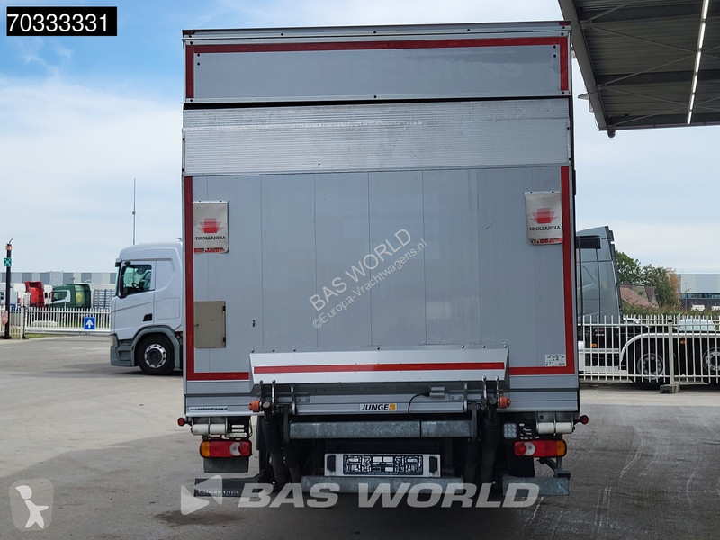 Vrachtwagen DAF LF 210 4X2 12tonner kg...