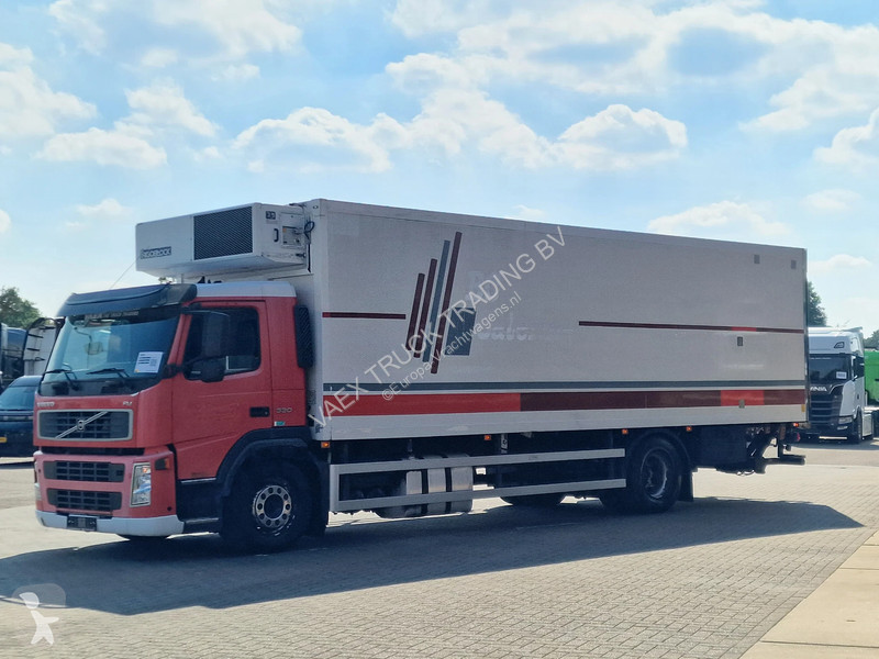 Camión Volvo 330 4x2 - Frigoblock frigo - Zepro...