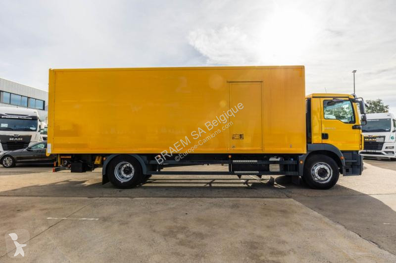 Camión MAN 18.250 BL + DHOLLANDIA 2T.