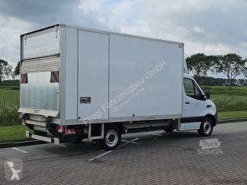Camion fourgon