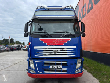 Camión plataforma Volvo