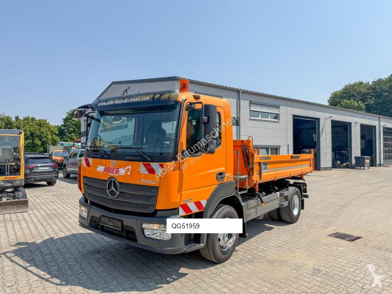 Vrachtwagen Mercedes 1530