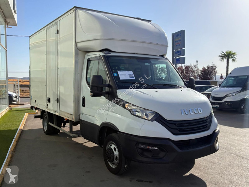 Vrachtwagen Iveco  35C16 3.0 20m3