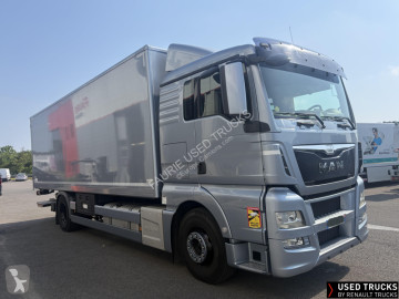 Camion fourgon MAN