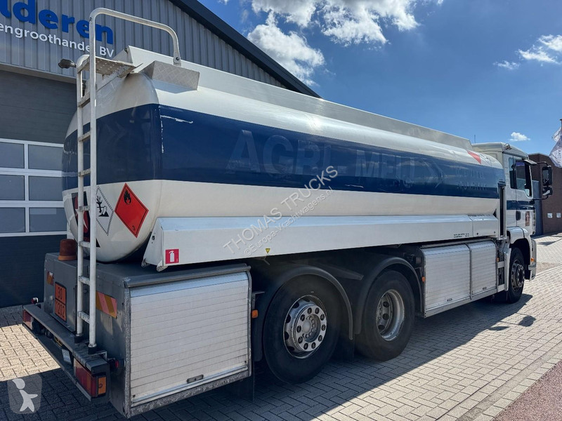 Vrachtwagen MAN 26.313, Fuel, 5 compartments,...
