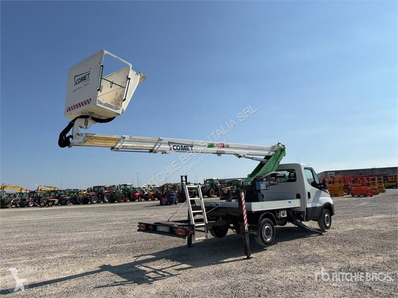 Camion Iveco 19-8,5 HQ 19 m on Iveco 35-140...