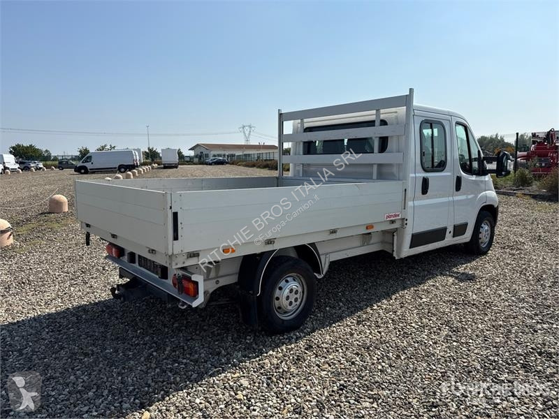 Camión Opel 2.2 103 KW DOKA Crew Cab Flatbed Truck