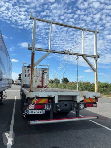 Camión grúa caja abierta Renault