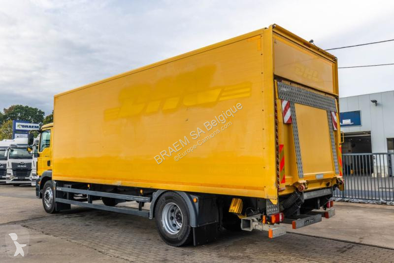 Camión MAN 18.250 BL + DHOLLANDIA 2T.