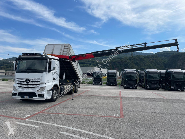 Вантажівка Mercedes ACTROS 2563 CON GRU...