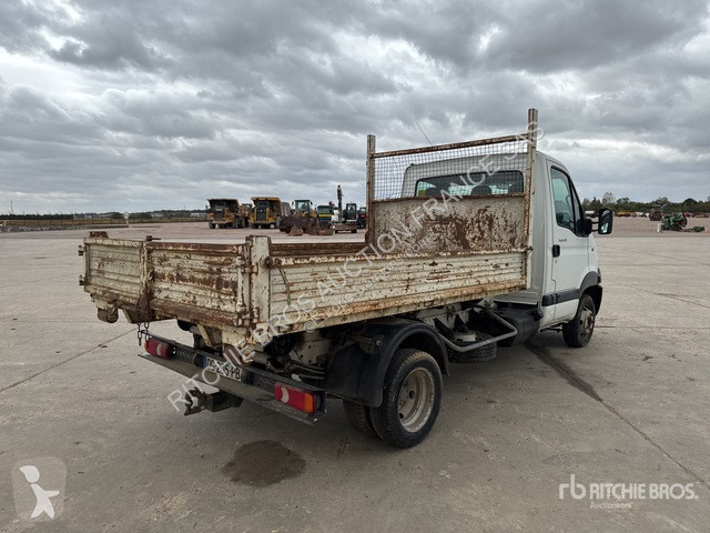 Комерційні автомобілі Renault 130 DXI