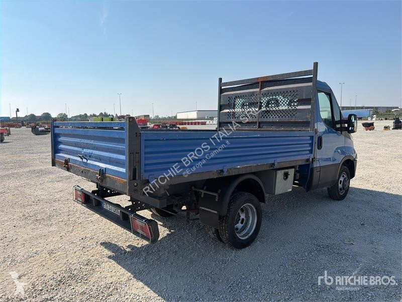Camión Iveco 35C12 Dump Truck (Inoperable)