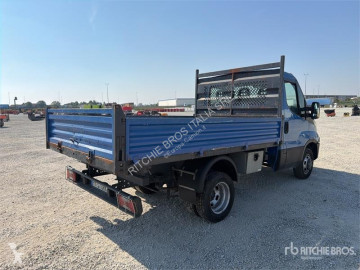 Camião basculante Iveco