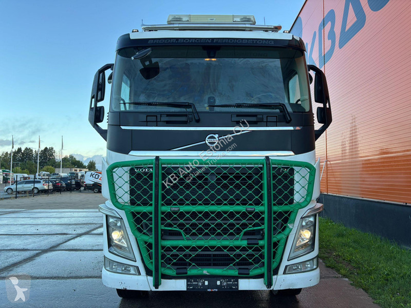 Camión Volvo 540 6x4 RETARDER / BOX L=4643 mm