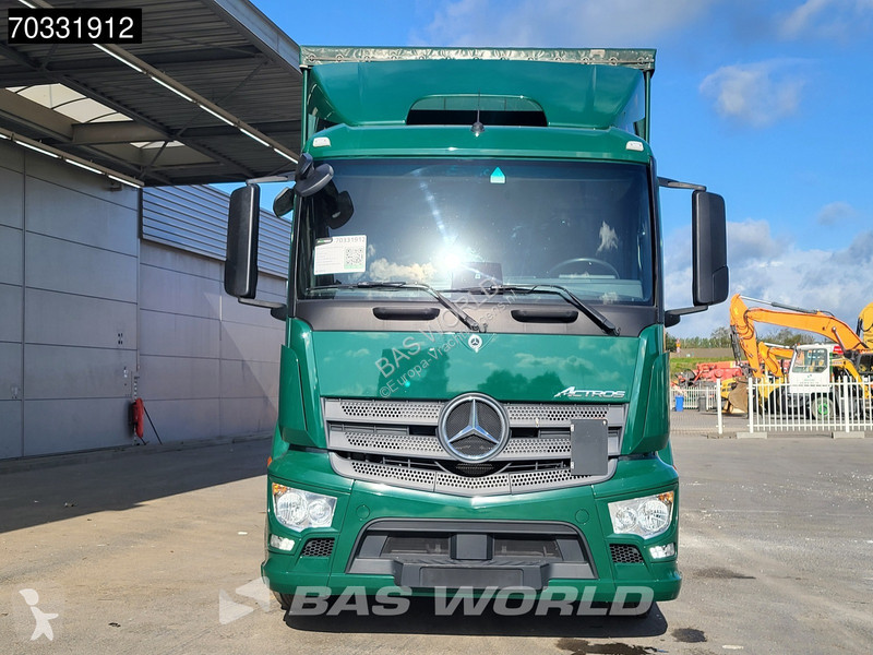 Camión Mercedes 1833 4X2 18tonner curtainsides...