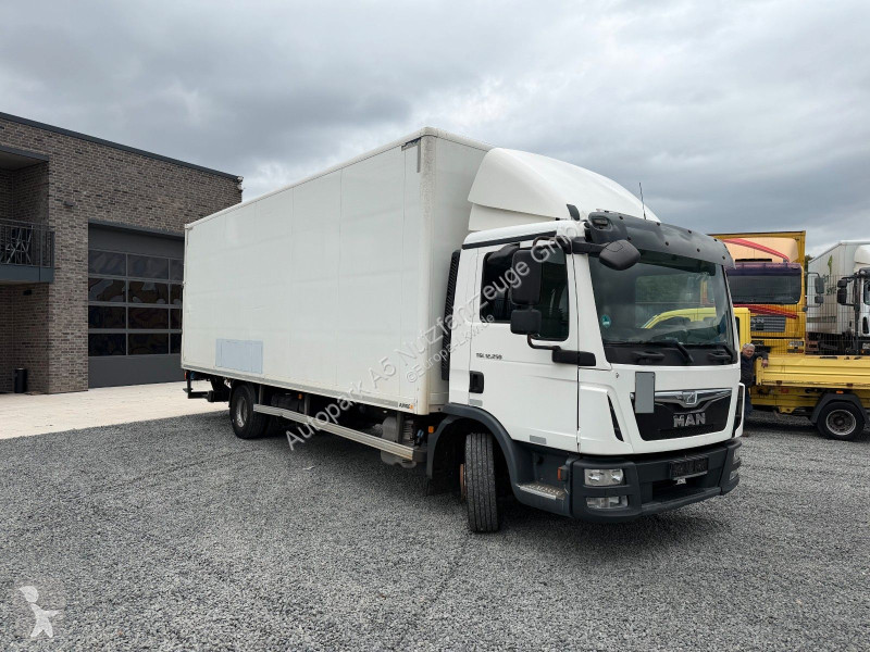 Kamion MAN 12.250 Koffer LBW
