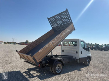 Con volquete Iveco